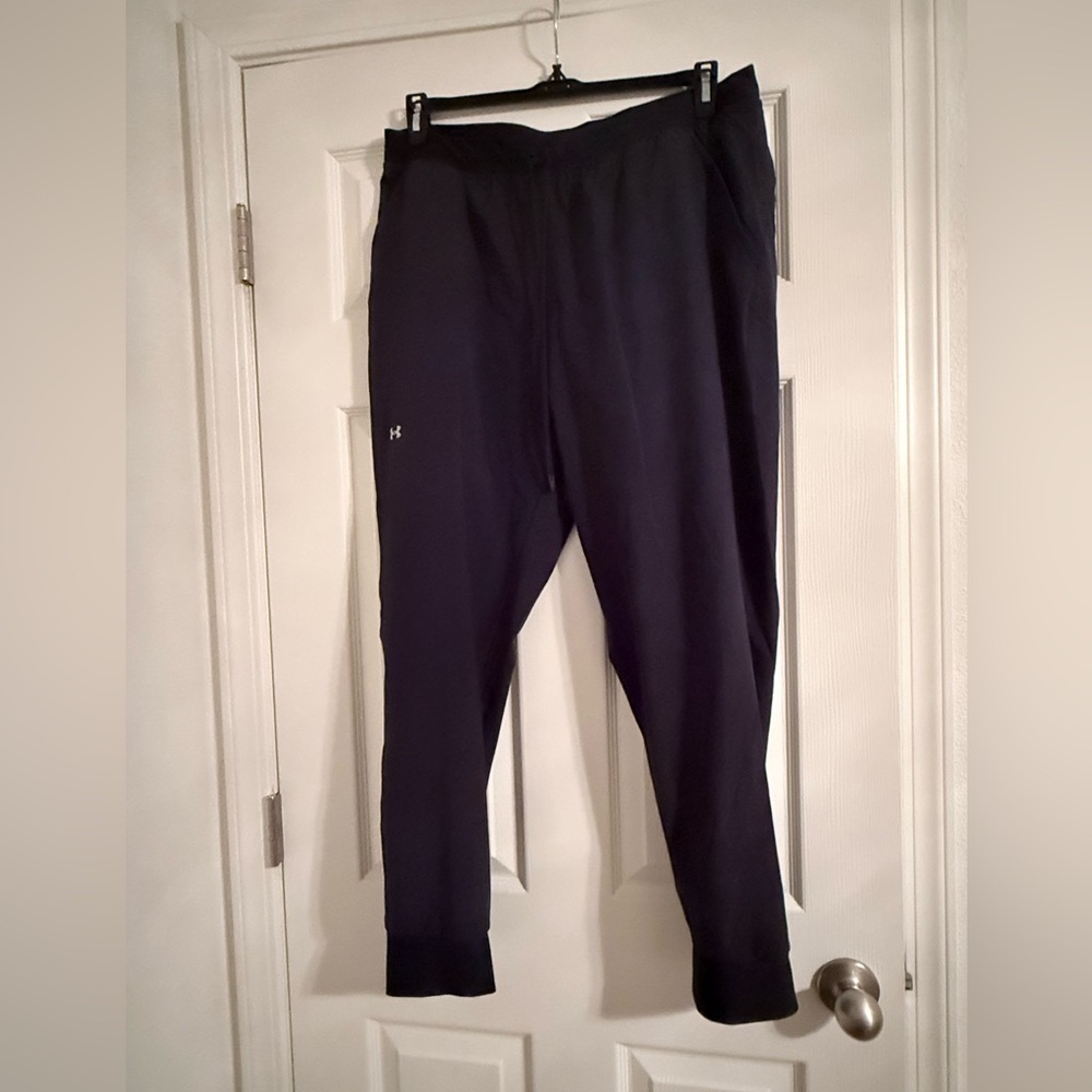 Women’s Under Armour Black HeatGear Pants